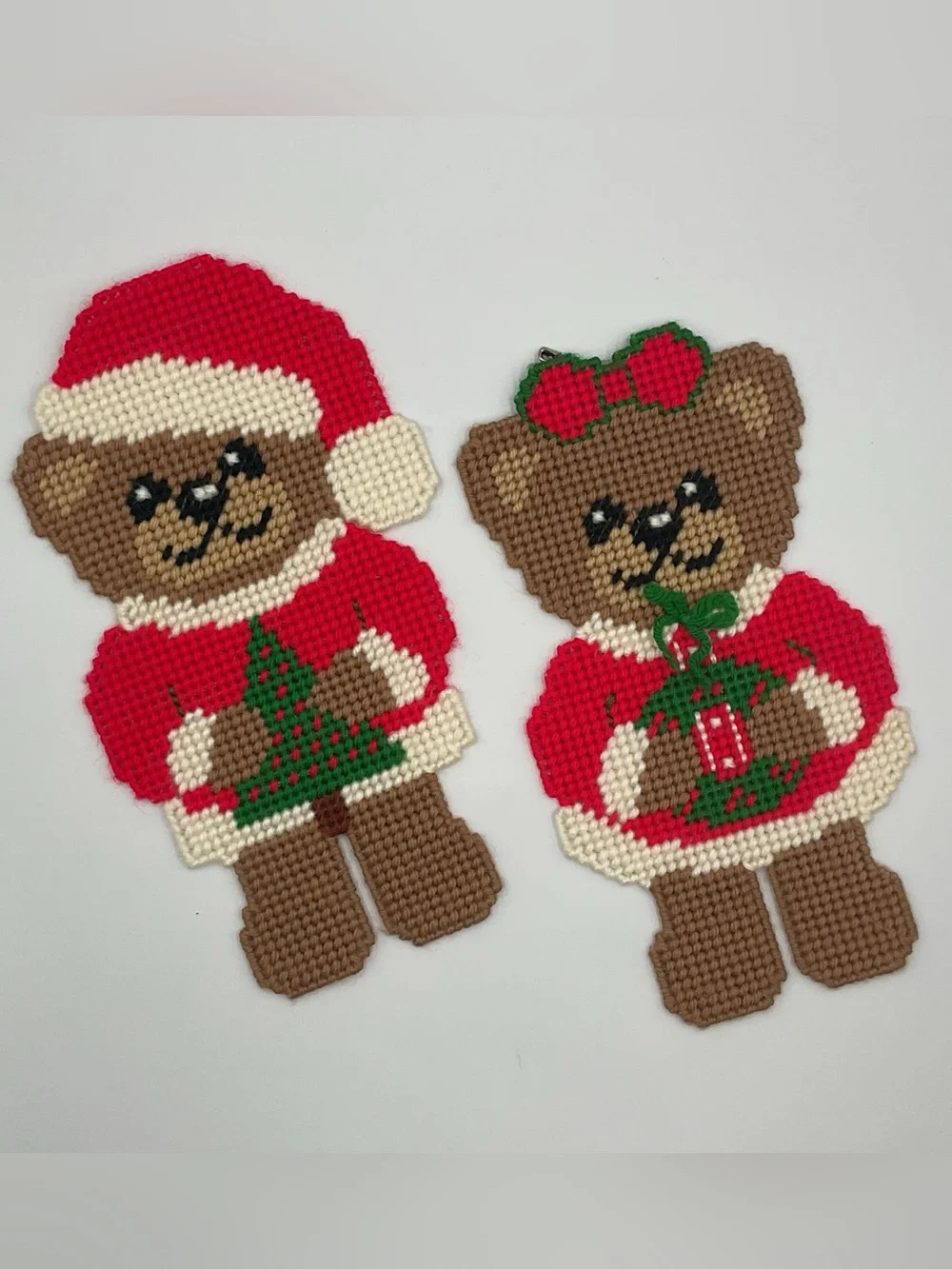 Vtg Christmas Santa Bear Wall Hanging Plastic Yarn Needlepoint Folk Art Decor
